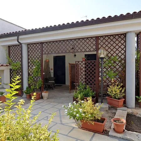 Vittoria Bed & Breakfast 4*