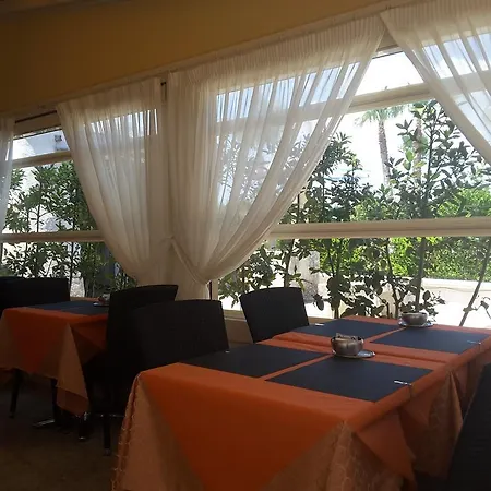 Alojamento de Acomodação e Pequeno-almoço Vittoria 4*